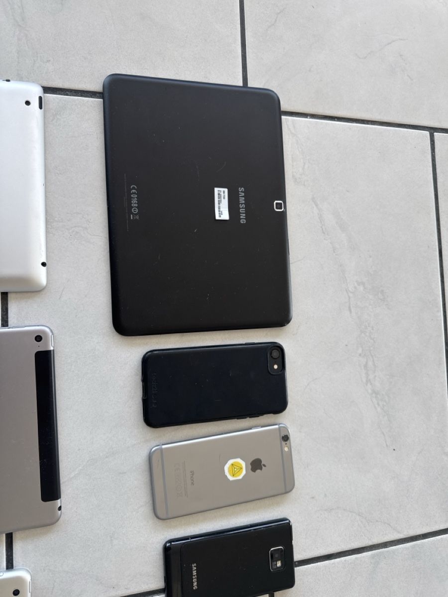 Apple Tablet PC: Tablets und Smartphones, diverse Modelle, gebraucht – Difettoso da Bremgarten b. Bern venduto da Sportlich09 6