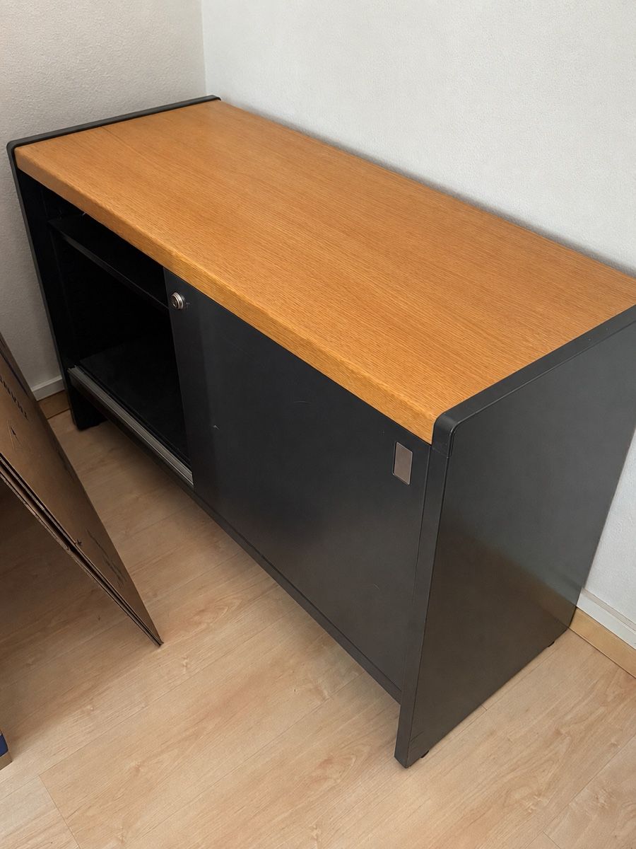 Schreibtische: Bürotisch, Corpus und Kommode im Set – Gebraucht aus Zürich von marija_v 4