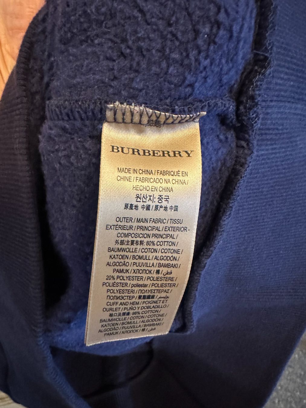 Burberry Maglioni & Felpe: Burberry Sweater Pull Limited Edition Size M Unisex – Nuovo e nell'imballaggio originale da Mont-sur-Lausanne venduto da jolieresale 4