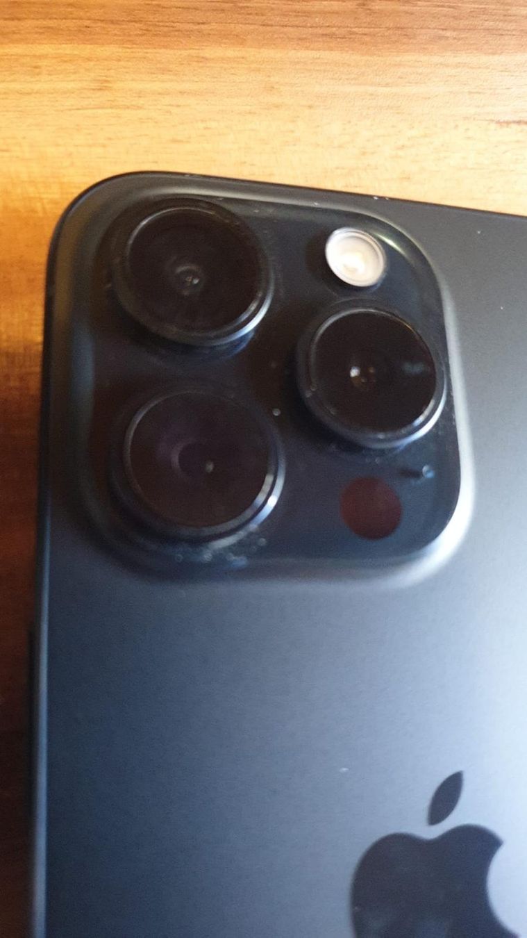 Apple Telefoni cellulari / Smartphones: iPhone 15 Pro 256Gb – Usato da Basel venduto da Ajscha7o1 2
