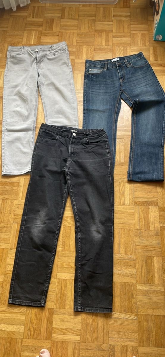 Pantaloni: Lot 3 jeans t 164 – Usato da Morges venduto da louloutte788
