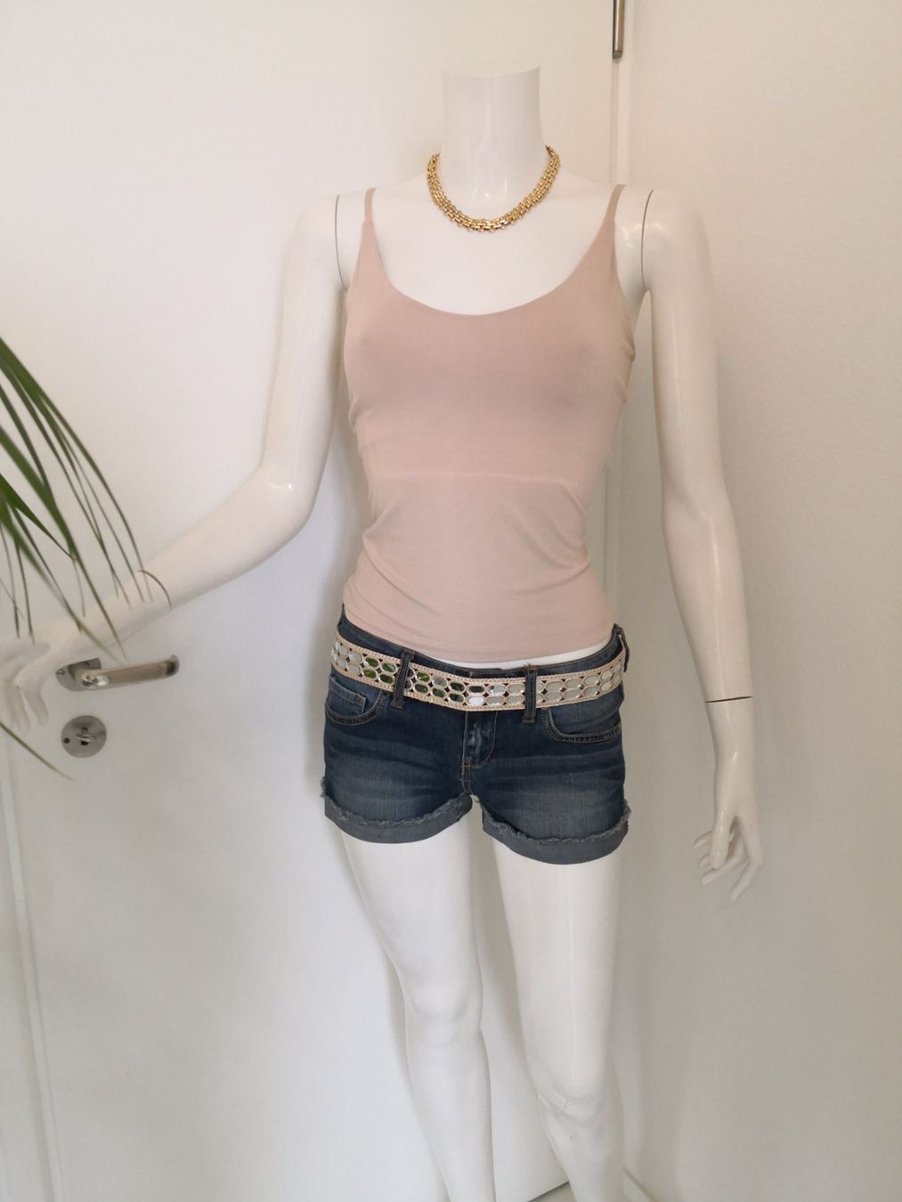 Mango Top: 🤩MANGO TOP BEIGE – Usato da Olten venduto da Naja-Twins-Twins 2