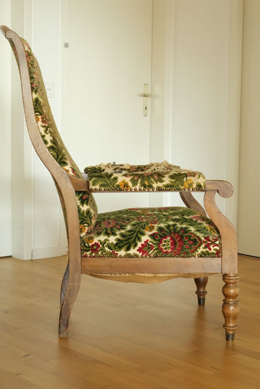 Sessel: Fauteuil ancien à dossier haut vers 1860 – Gebraucht aus Nyon von JJZA 7