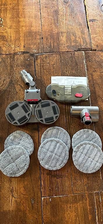 Aspirateurs & Accessoires: Dyson Nasswischer Aufsatz  – D'occasion à Allschwil par Hardi91 3