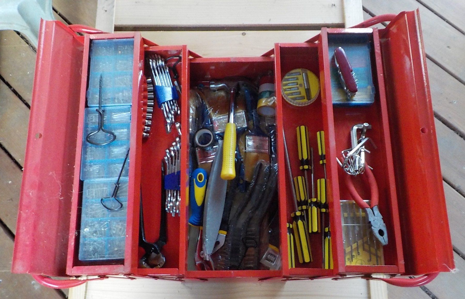 Alle Werkzeuge: Werkzeugkoffer – Gebraucht aus Zofingen von Hutegu 1