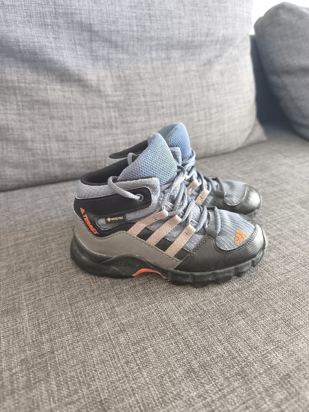 Adidas Scarpe per ragazzi: Adidas Terrex Kinder Wanderschuhe Gore-Tex Grösse  26 – Usato da Courtaman venduto da reingruber 2