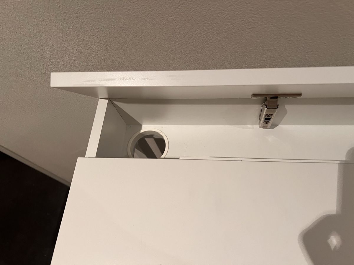 Ikea Bureaux: IKEA MICKE desk white with cable management storage unit – D'occasion à Winterthur par Maxie02 6