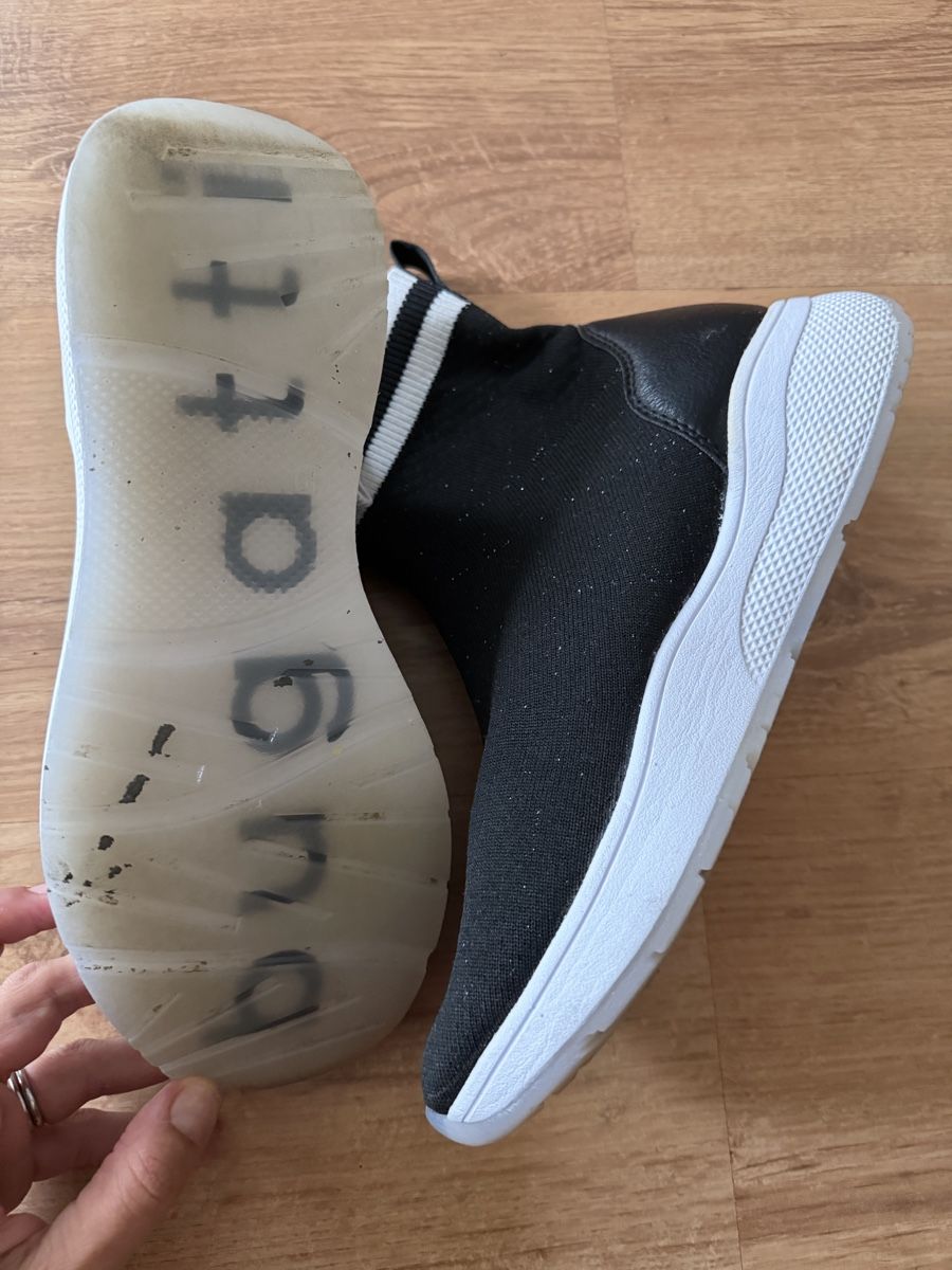 Bugatti Scarpe da donna: Bugatti sneakers black white stripes size 40 excellent condi – Nuovo (secondo la descrizione) da Bülach venduto da Hrica21 1