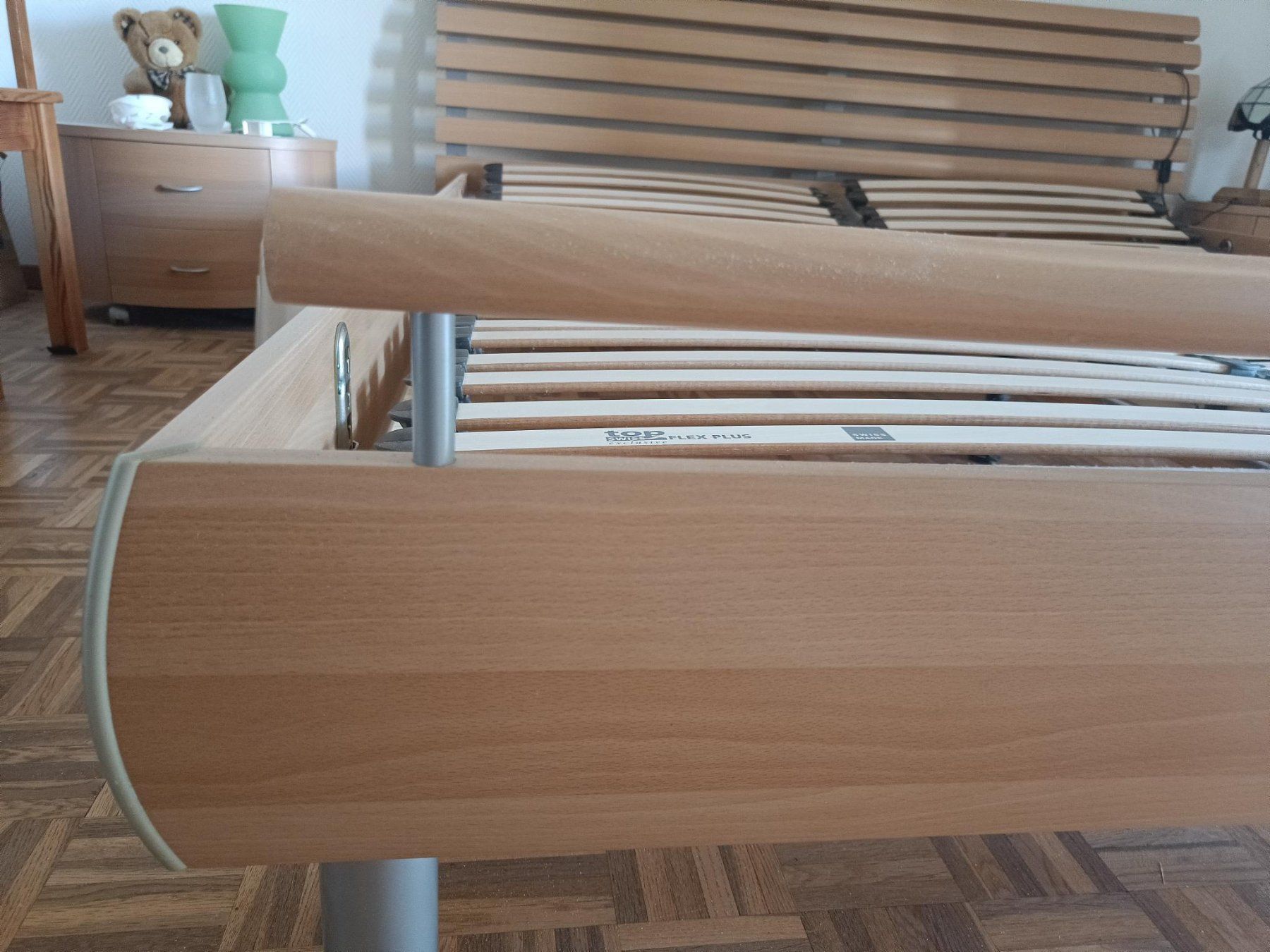 Betten: Doppelbett  ohne Nachttischli – Gebraucht aus Mühleberg von bedachungen.schweiz 2