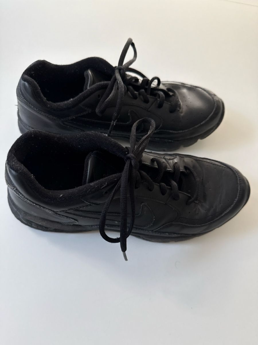 Nike Scarpe per ragazzi: Nike Air schwarz Grösse 42 - Sneaker – Usato da Stallikon venduto da Sunday6