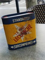 Alte Blech Dose in Batterie Form / LECLANCHE - France