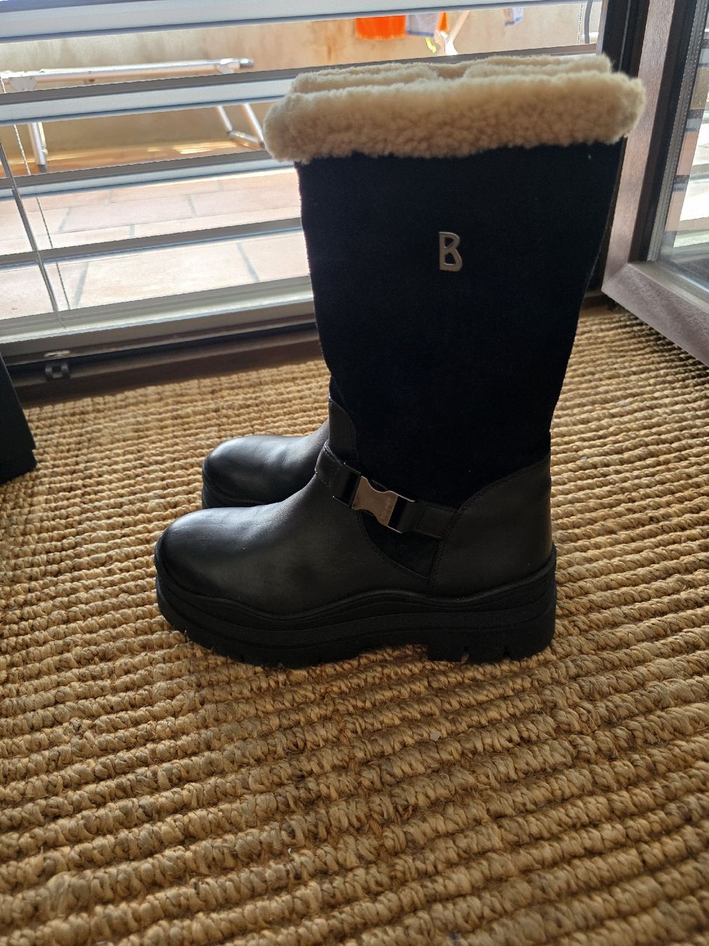 Bogner Scarpe da donna: Bogner pelle nera con pelliccia calda 38 – Nuovo e nell'imballaggio originale da Massagno venduto da let_6pgs 2