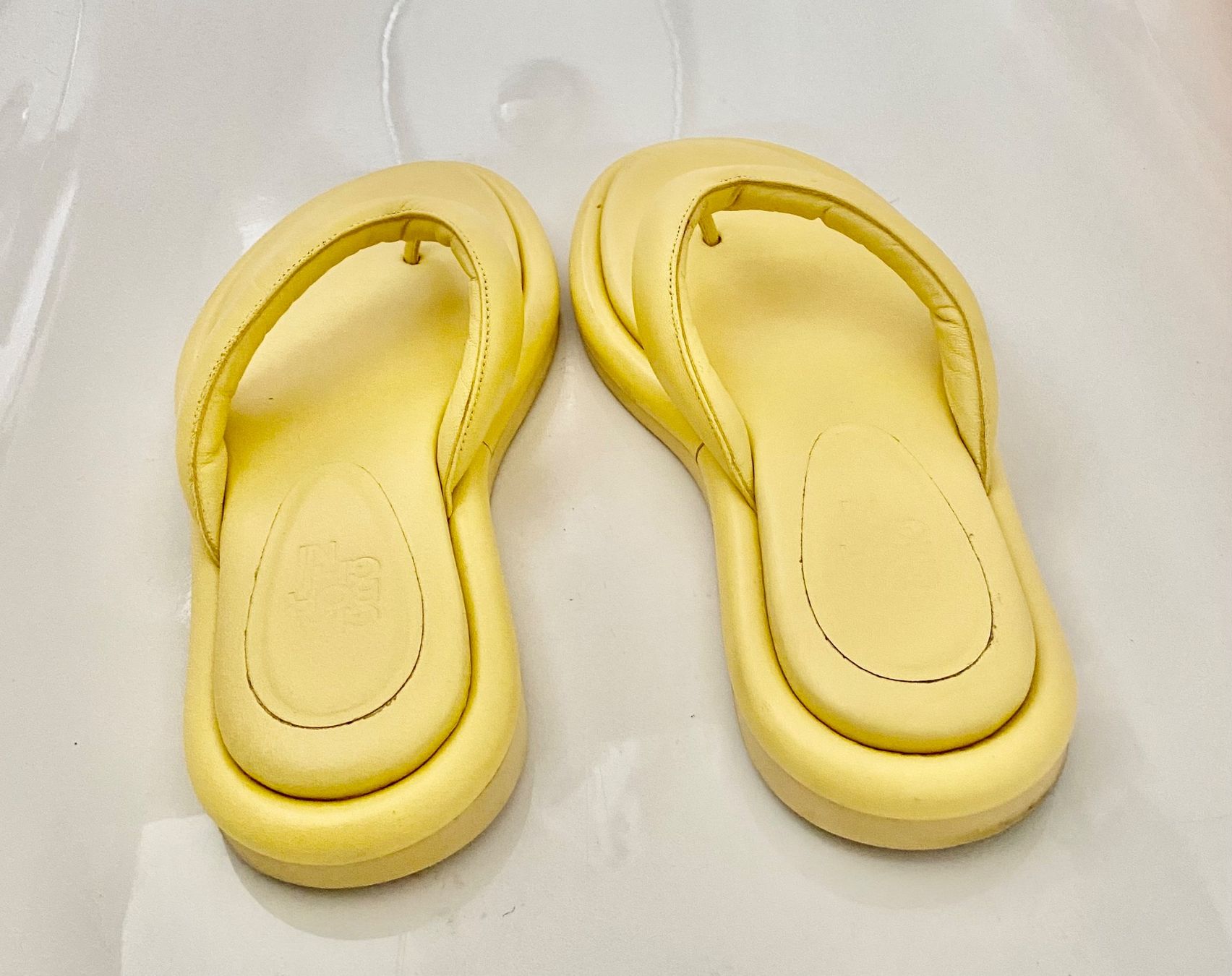 Scarpe da donna: GIA BORGHINI Gia 5 Puffy Flat Sandals – Usato da Jona venduto da vanessasupermarket20 5