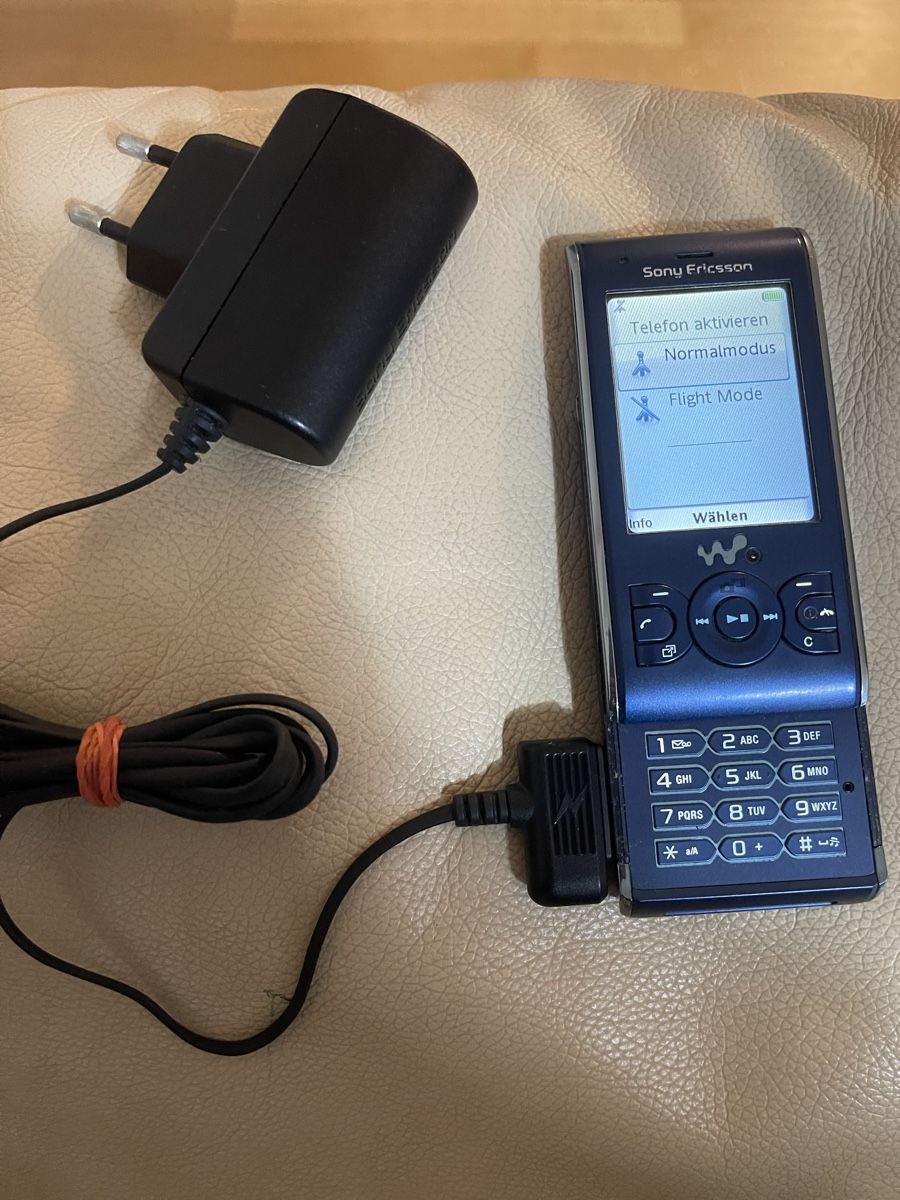 Ericsson Telefoni cellulari / Smartphones: Sony Ericsson W595 inkl lgerät – Usato da Regensdorf venduto da mex5145 2