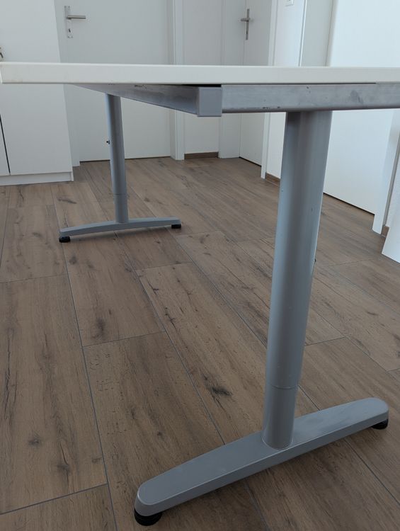 Ikea Scrivanie: 2 Schreibtische von IKEA (gebraucht) – Usato da Illnau venduto da Spoerbi2000 2
