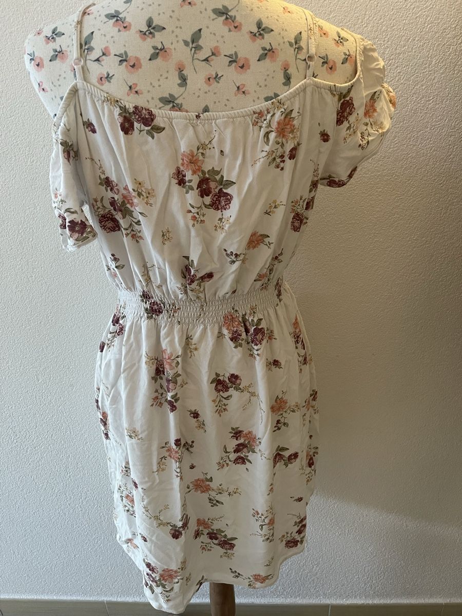C&A Kleider: Robe à fleurs taille 38 – Gebraucht aus St-Pierre-Clages von Largomuch 2
