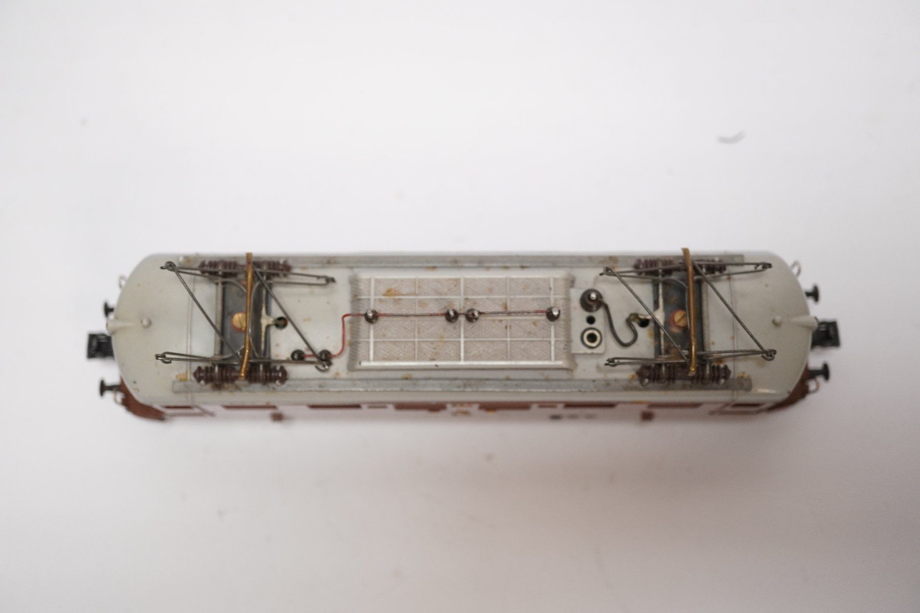 Trix Modellini di ferrovie: † e21 Trix Express BLS Ae 4/4 braun – Usato da Thun venduto da evinka_gmbh 6