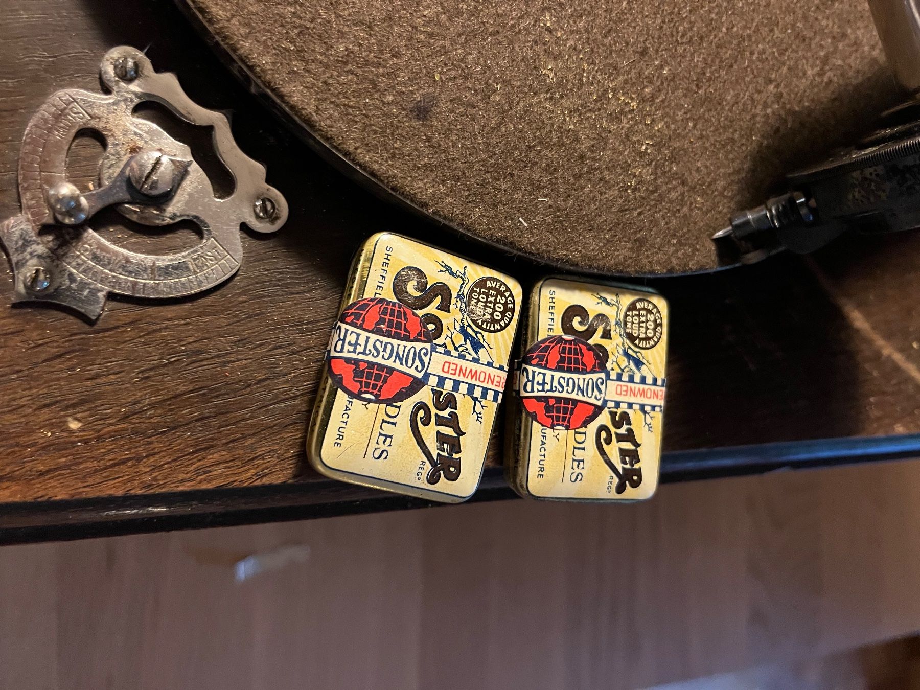 Paillard Giradischi: Antikes Grammophon Paillard Suisse – Usato da Kilchberg ZH venduto da Tchantal 2