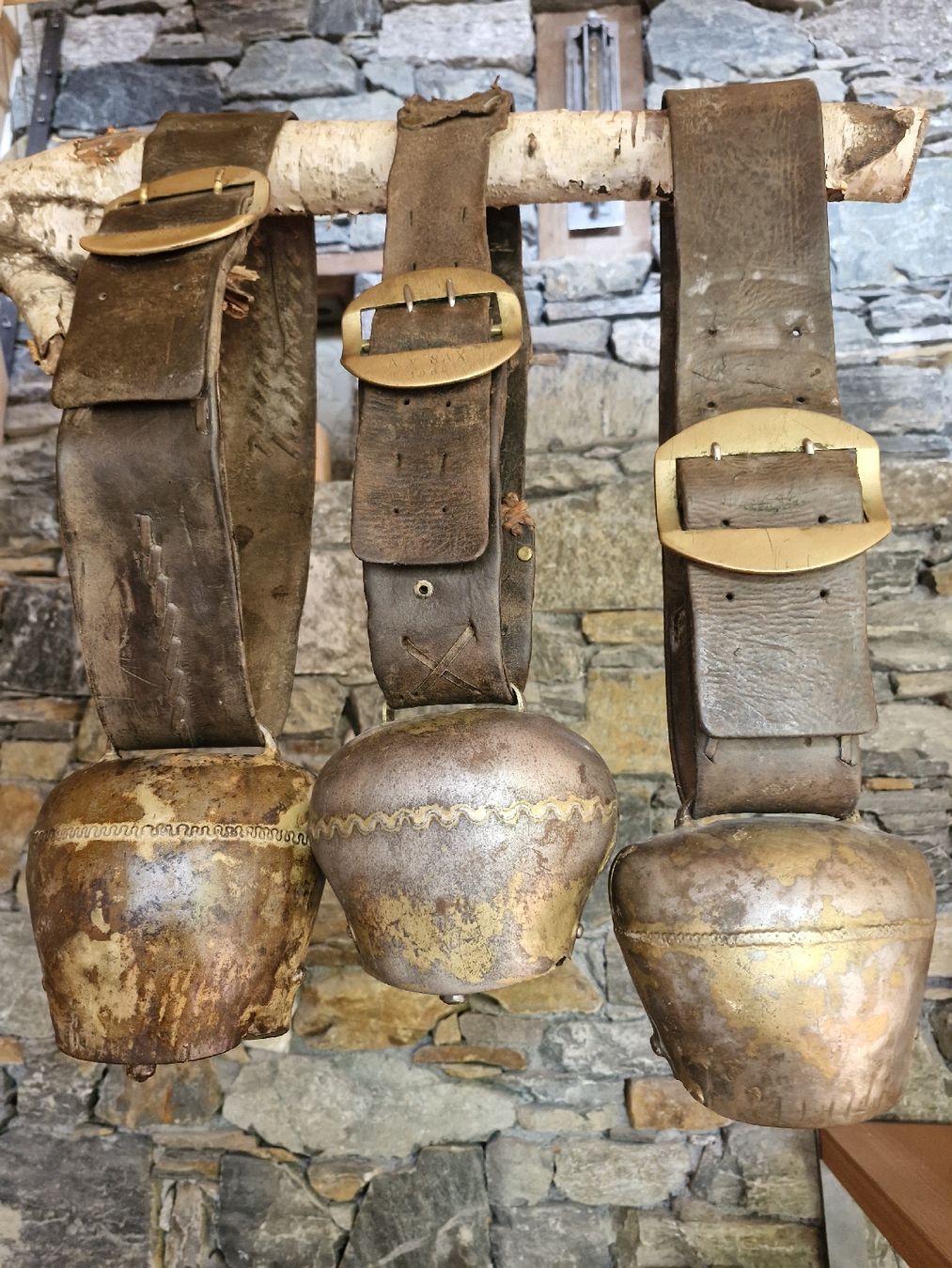 Campanacci mucche: Glocken Treicheln  – Usato da Guarda venduto da rue_bpd7