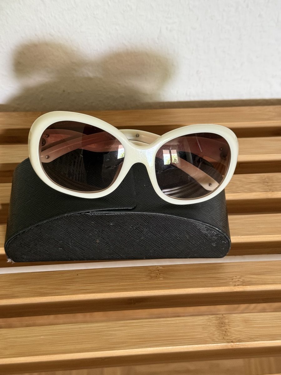 Prada Occhiali & Lenti: Authentic PRADA Ivory Sunglasses - Stylish Summer Look! – Nuovo (secondo la descrizione) da Versoix venduto da pen_6hgs 1