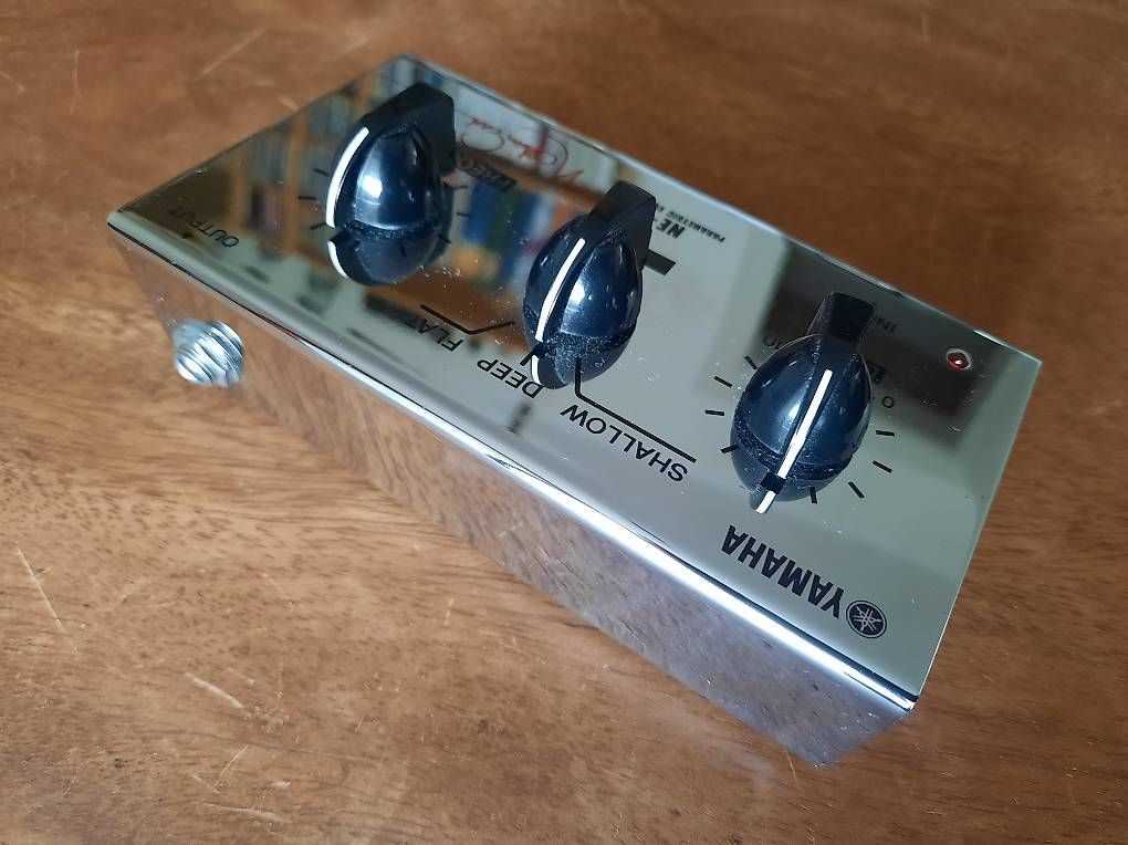 Yamaha NE-1 parametrischer EQ - Bass-Preamp - Effekgerät