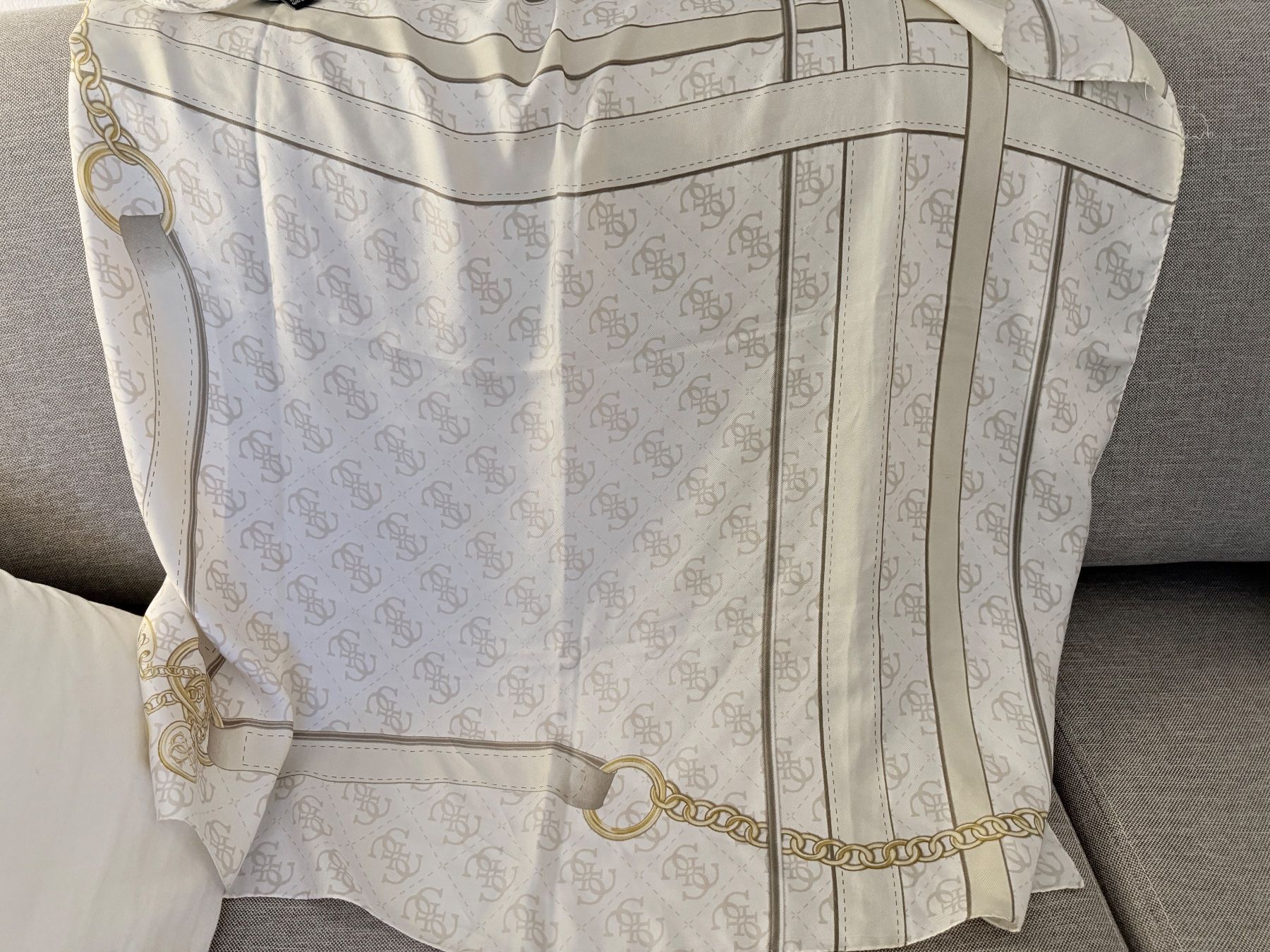 Guess Foulard & Sciarpe: GUESS Seidetuch – Usato da Genève venduto da mar_g5r2 3
