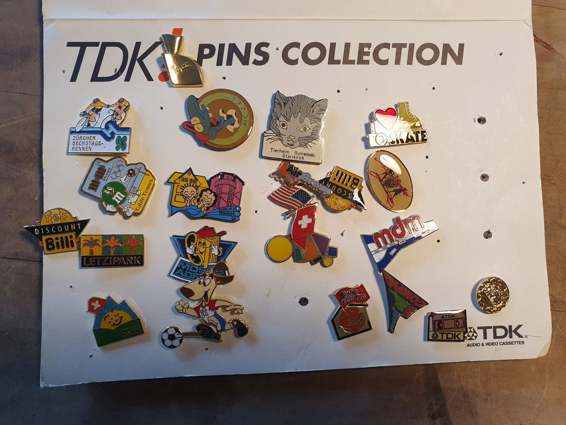 Spille & Fermagli: TDK Pin Collection – Usato da Zürich venduto da loosebone