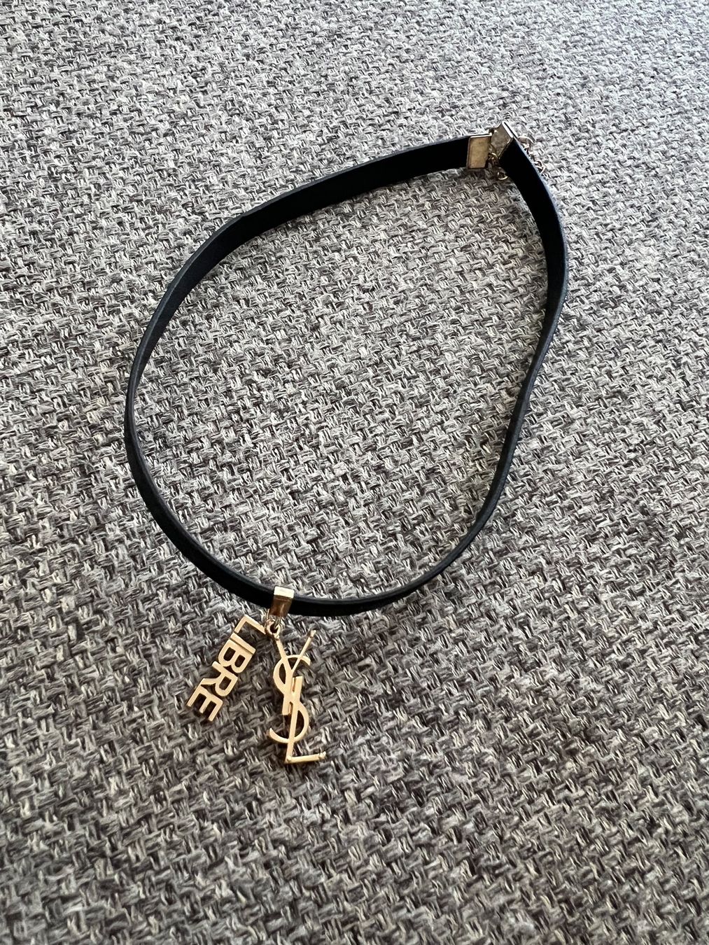 Saint Laurent Colliers: YSL Choker Halsband schwarz – D'occasion à Uznach par Ya_x7x6 3