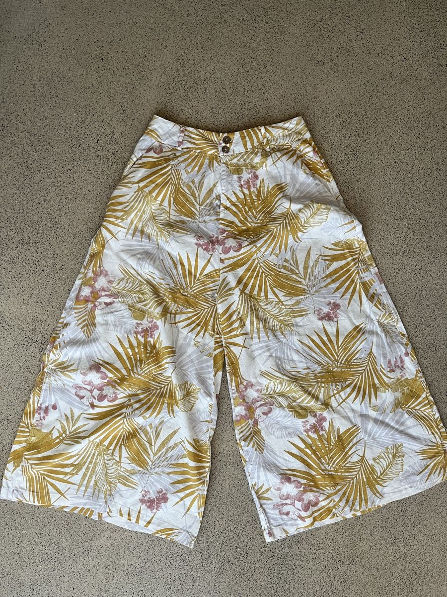 Hosen: Leinenhose 7/8 Länge Chicorée Gr. M – Gebraucht aus Biberstein von niji