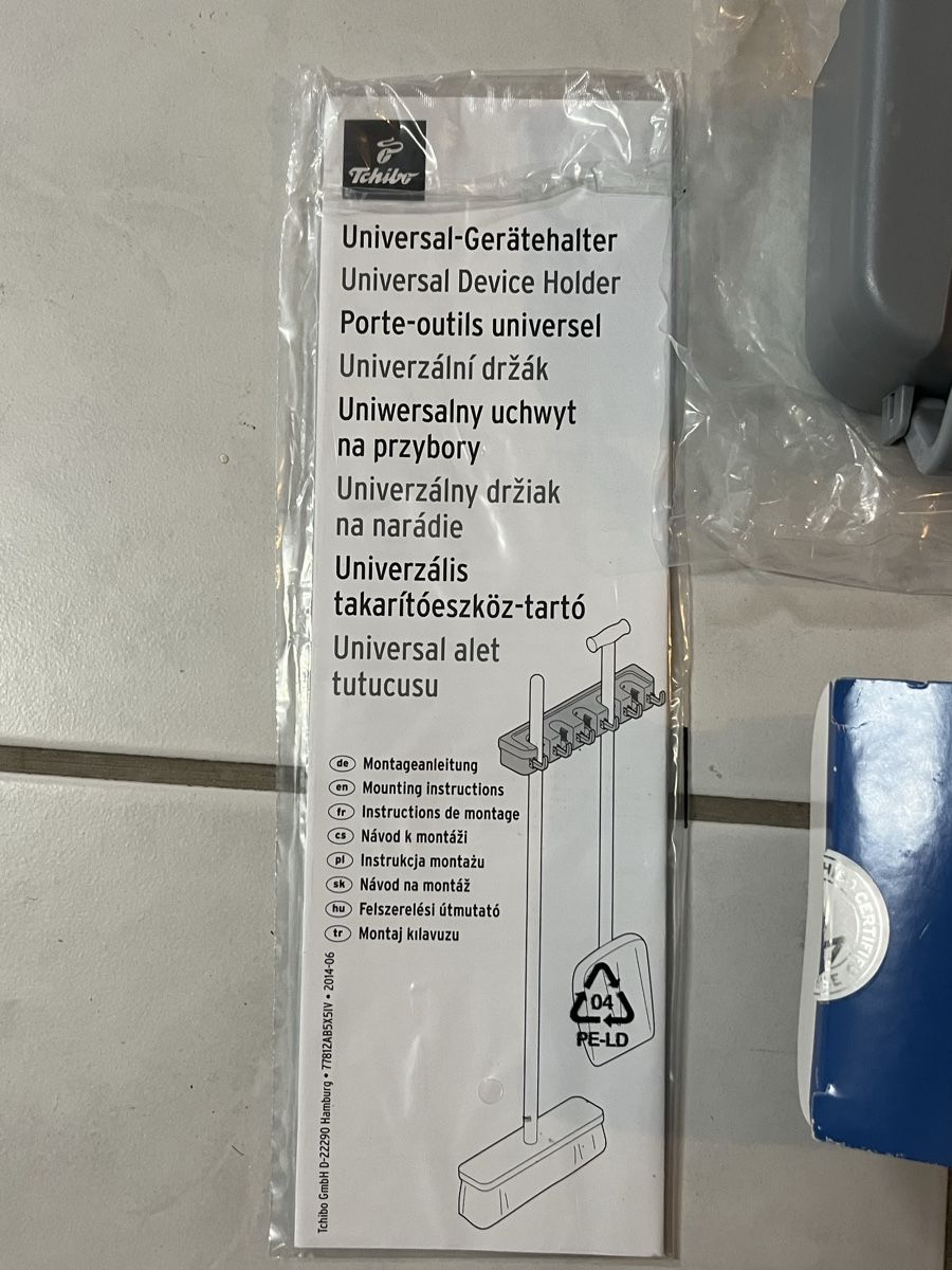 Supporti a parete: Universal-Gerätehalter von Tchibo. – Usato da Niederwil AG venduto da VST92 1