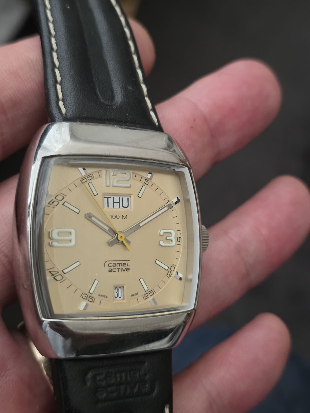 Camel Uhren: Montre Camel Day Date à pile  – Gebraucht aus Grand-Lancy von Precision-GE 1