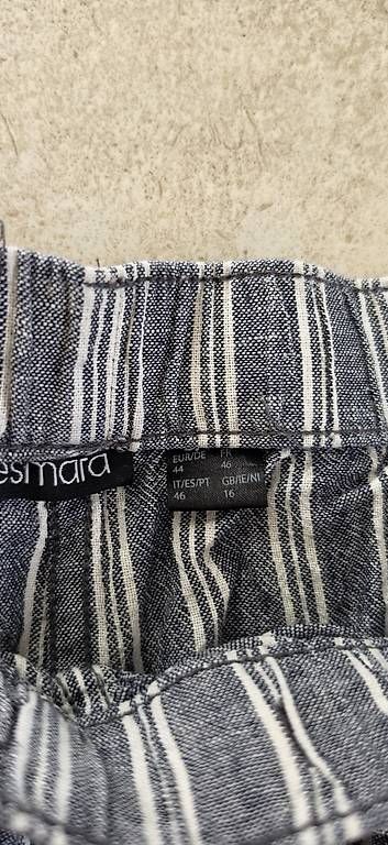 Pantaloni: Kurze Leinenhose Gr. 44 – Usato da Obfelden venduto da iNe29 1