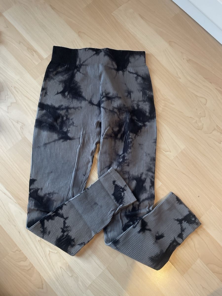 Leggings: Gerippte Leggings in Grösse M – Nuovo (secondo la descrizione) da Sissach venduto da nelimas