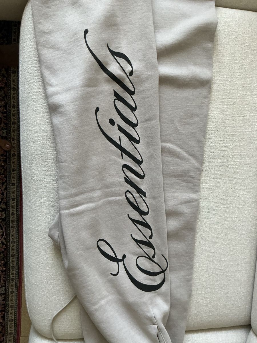 Fear of God Pantalons: Fear of God Essentials joggers – Neuf (Voir description) à Freienbach par sat_yny8 1