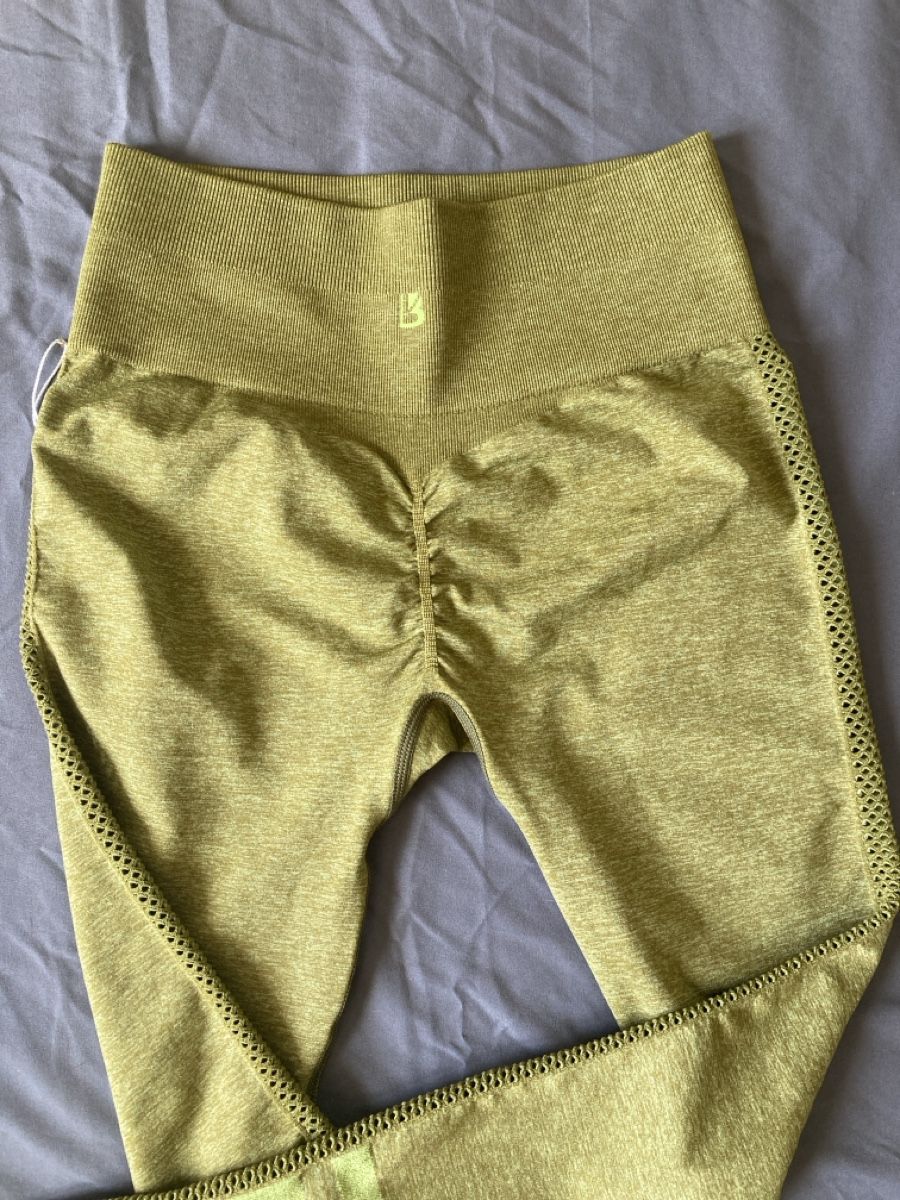 Lots de vêtements: Buffbunny Set NEU Leggings & Top, Grösse S/M – Neuf (Voir description) à Biberist par Nafena 3