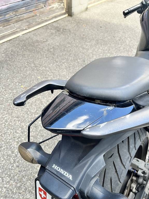 Strada: Vente CB500F et accessoires  – Usato da Carouge venduto da mou_9gfy 2