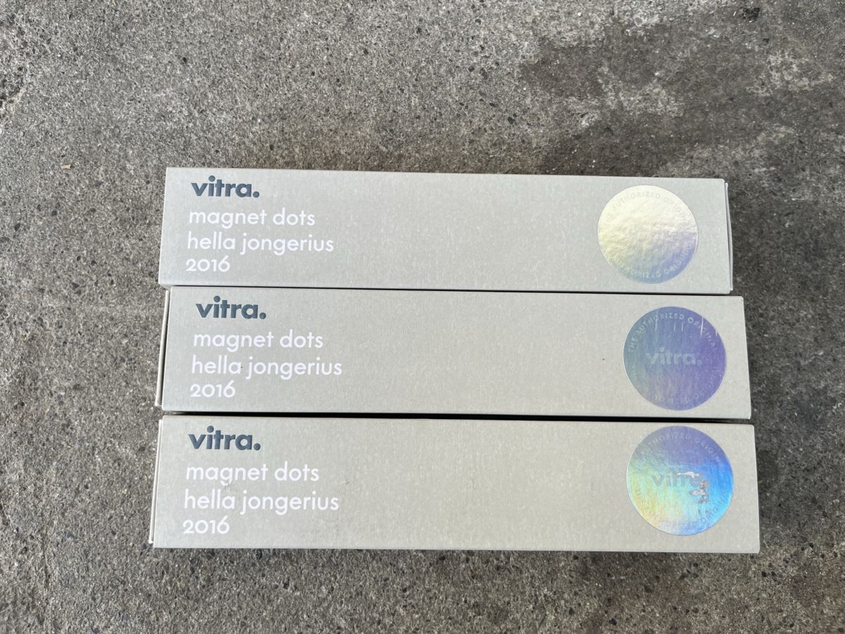 Vitra Alle Dekorationen: 3 x 5 Vitra Magnete Dots Hella Jongerius 2016 – Gebraucht aus Bern von fotolog111 1