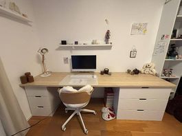 Schreibtisch von IKEA