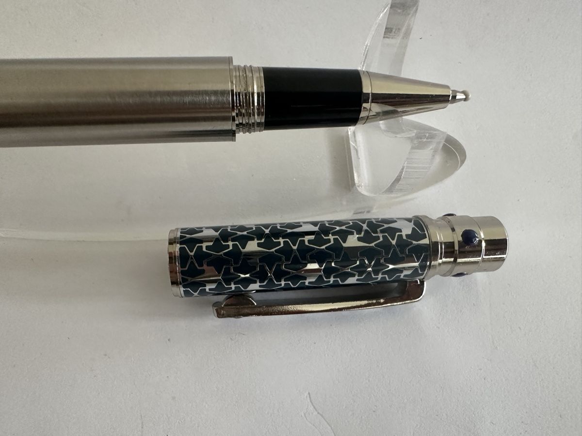 Penna & Evidenziatori: Rollerball mit Sternmuster silberfarben Neu – Nuovo e nell'imballaggio originale da Kloten venduto da digi-Galaxy 9