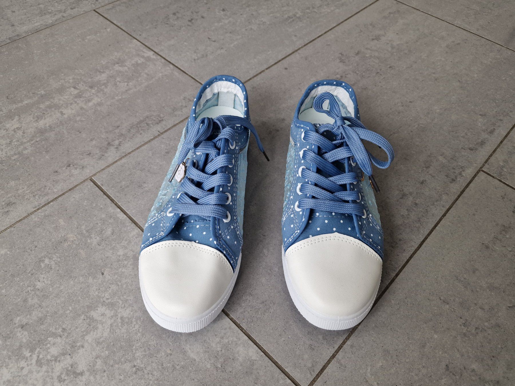Schuhe für Mädchen: NEU Schöner Mädchen Sneakers Gr. 38 – Neu (gemäss Beschreibung) aus Wilen b. Wollerau von kaefer88 3