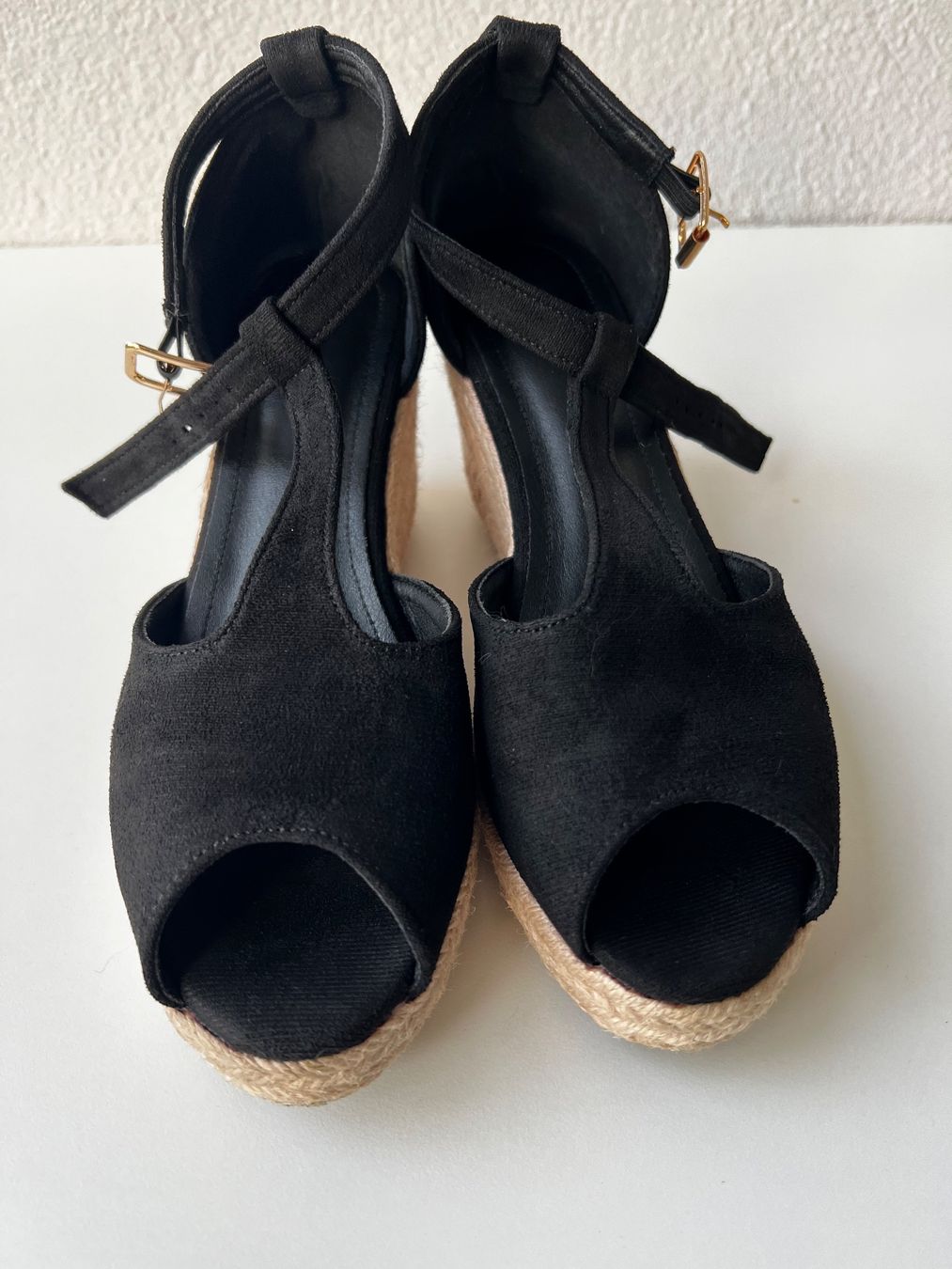 Scarpe da donna: 2x Sandalen schwarz Gr. 40 – Usato da Aarau venduto da Obdulia 3