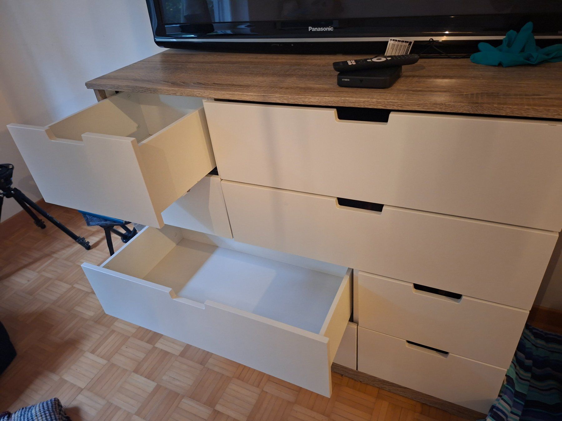Ikea Cassettiere: Kommode mit 8 Schubladen – Usato da Zürich venduto da ter_26db 1