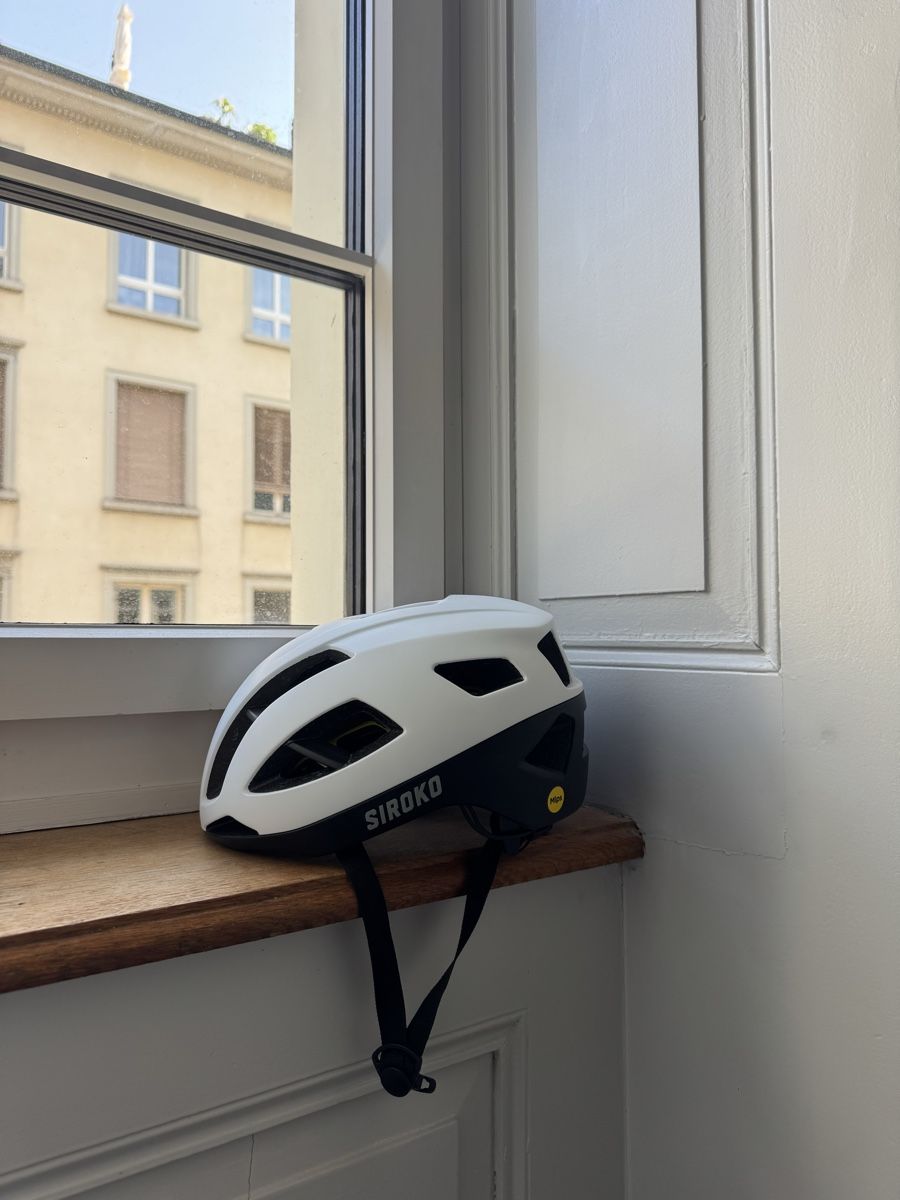 Caschi: Siroko Rennradhelm MIPS weiss/schwarz – Usato da Winterthur venduto da livia_hug