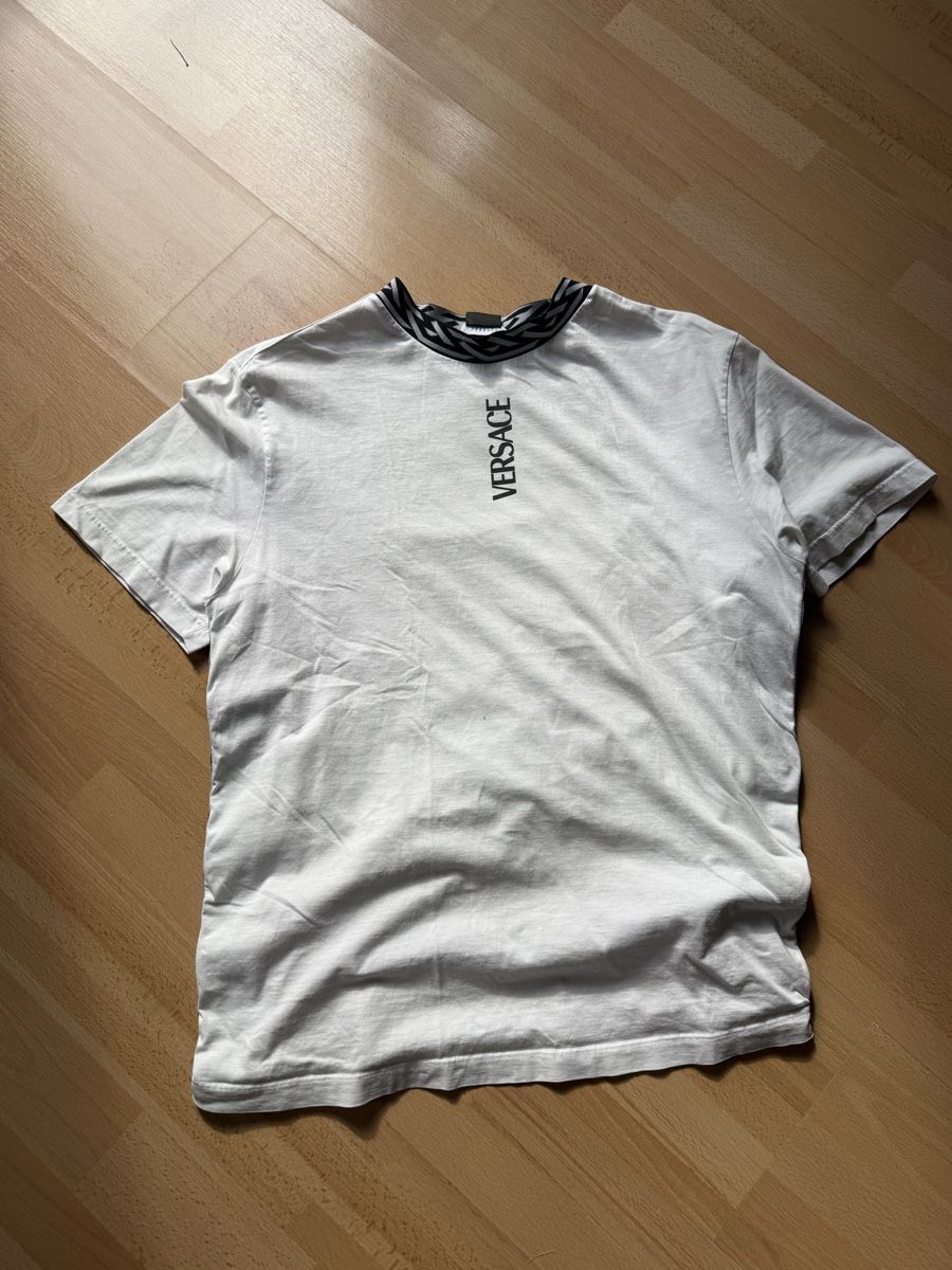 Versace T-shirt: Versace T-shirt – Usato da Riehen venduto da dku_s9gx