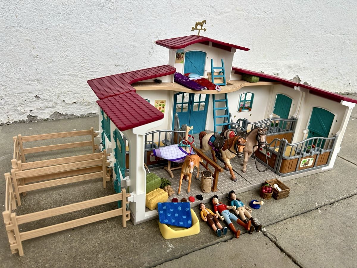 Schleich Giocattoli: Schleich Reiterhof neuwertig – Usato da Rickenbach SZ venduto da stef2987 1