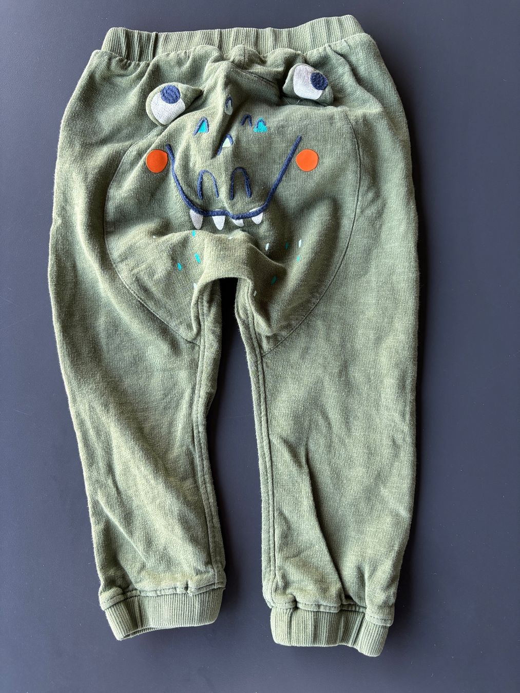 Pantaloni: Hosen Gr 86 – Usato da Brugg AG venduto da tsannen
