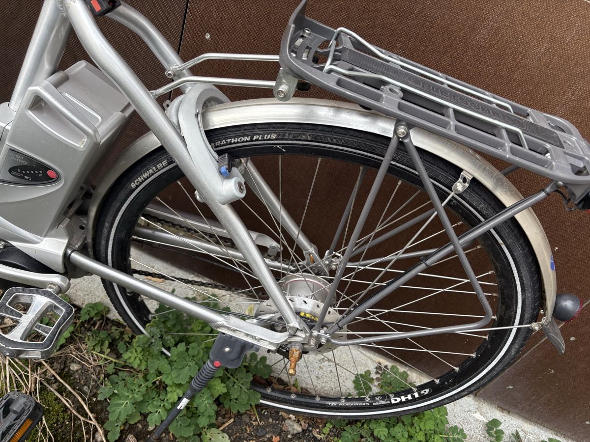 Biciclette: Sturdy City eBike with Front Suspension – Usato da Oberdorf SO venduto da Swiss-Inc 1