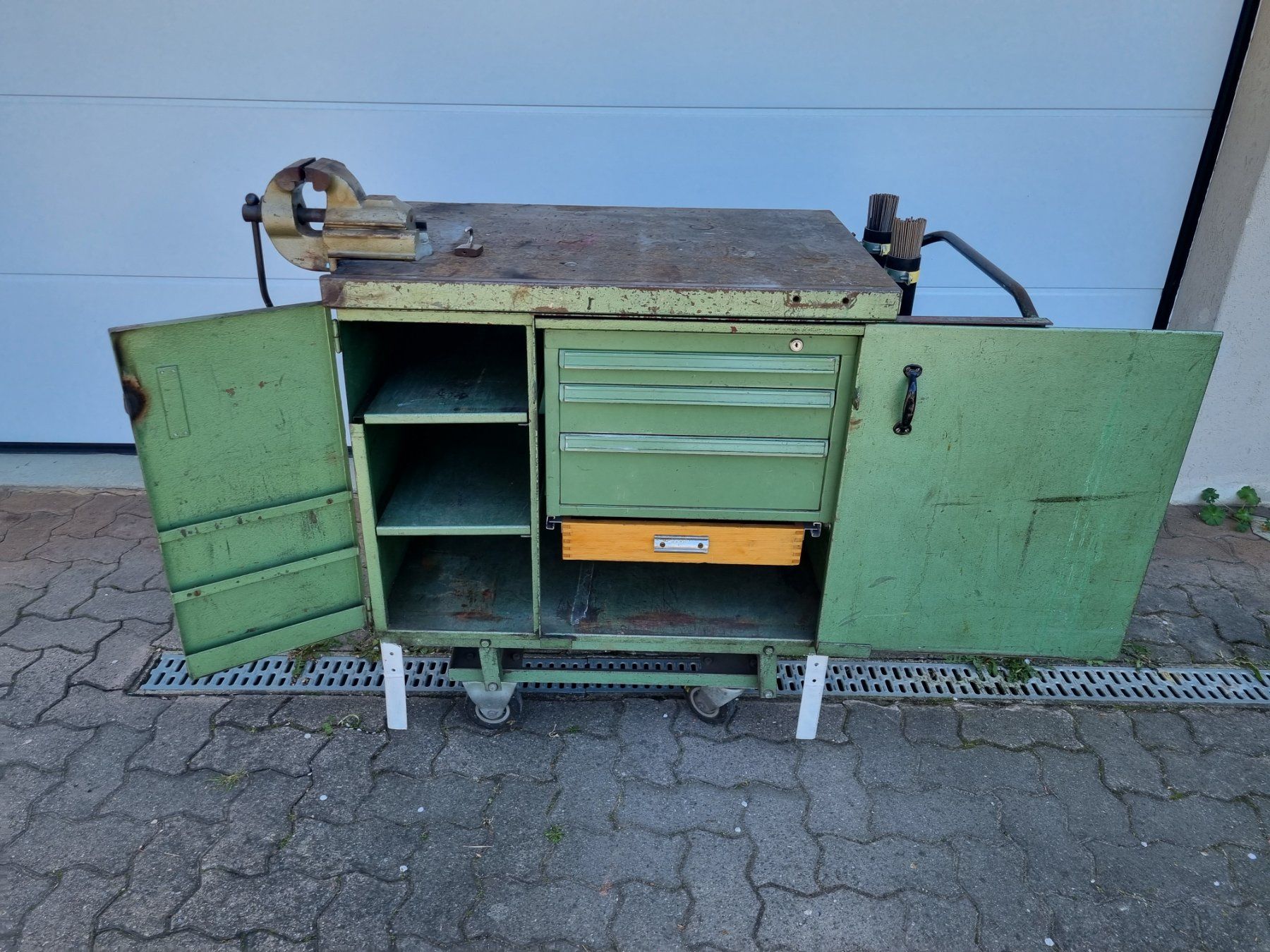 Banchi da lavoro: Schweisswagen / Mobiler Werkbank – Usato da Kienberg venduto da verlive 2