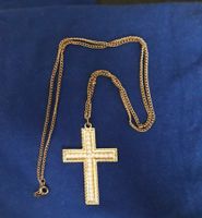 Alte, schöne Halskette mit Kreuz