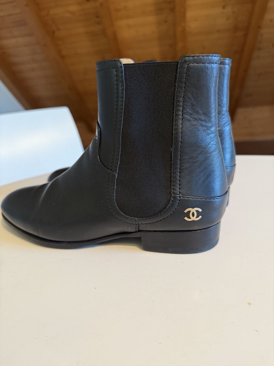 Chaussures femmes: Chanel Stiefeletten Schwarz – D'occasion à Schwerzenbach par Cscollazo 1